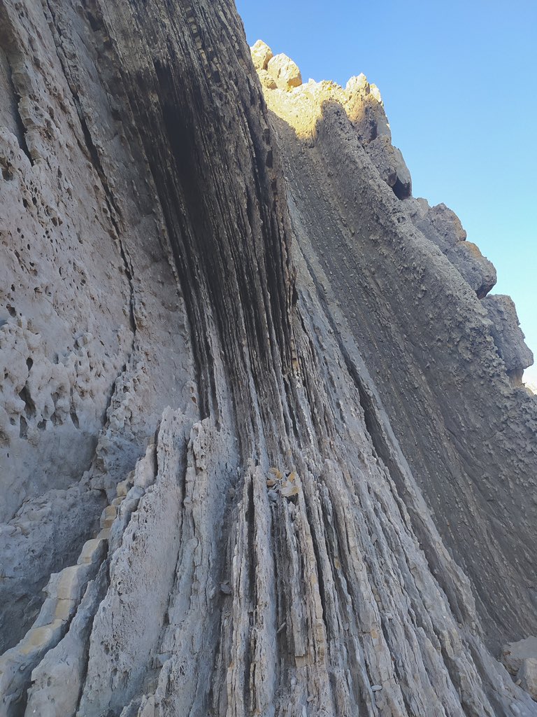 geodarte's tweet photo. Os traemos un resumen de la ruta geológica que hicimos por algunas de las playas del Parque Geológico de Costa Quebrada en Cantabria (@costaquebradaPG). Es un plan fantástico para pasar un día en la playa disfrutando de la geología. https://t.co/yLaPwis9Ll
