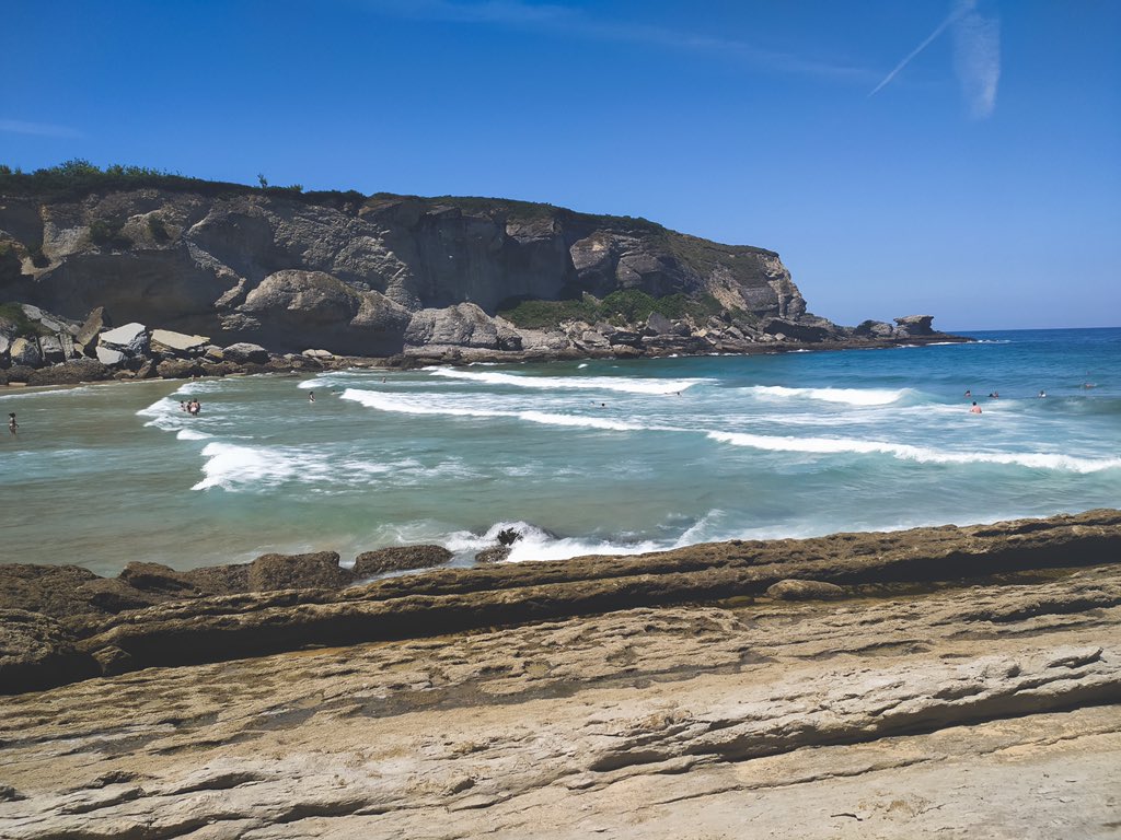 geodarte's tweet photo. Os traemos un resumen de la ruta geológica que hicimos por algunas de las playas del Parque Geológico de Costa Quebrada en Cantabria (@costaquebradaPG). Es un plan fantástico para pasar un día en la playa disfrutando de la geología. https://t.co/yLaPwis9Ll