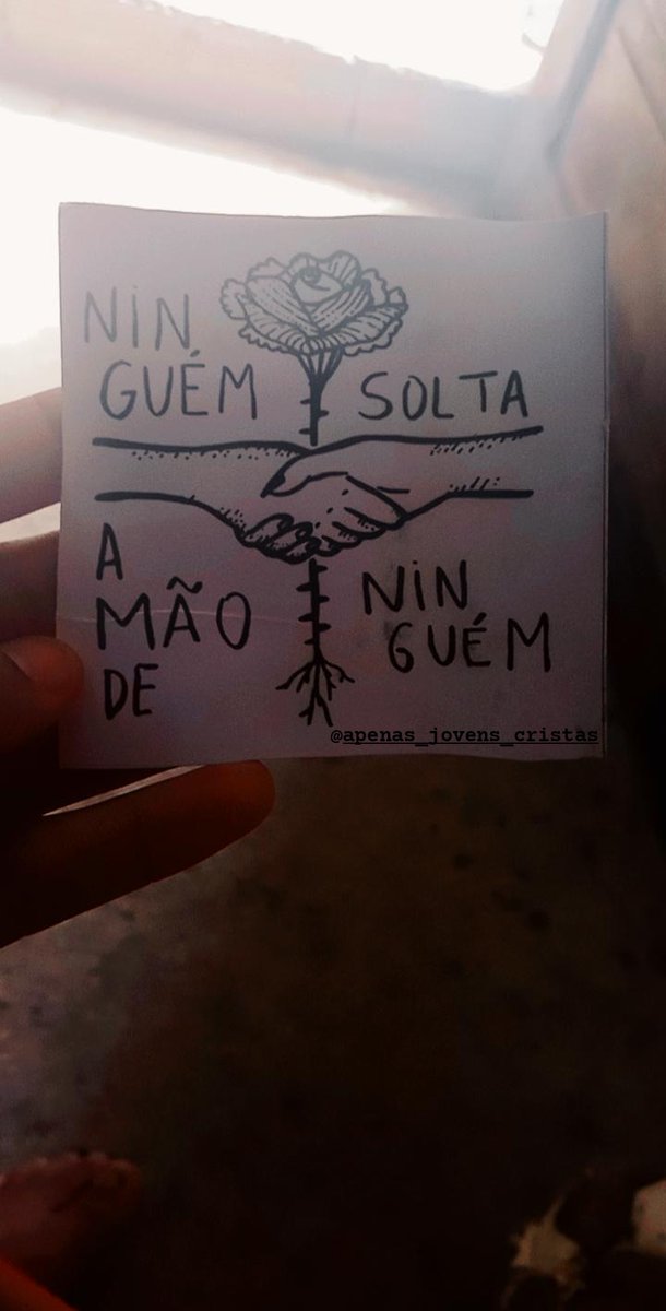 ACristas's tweet photo. Ninguém solta a mão de ninguém💌🕊 https://t.co/zXcn00Yi1Z