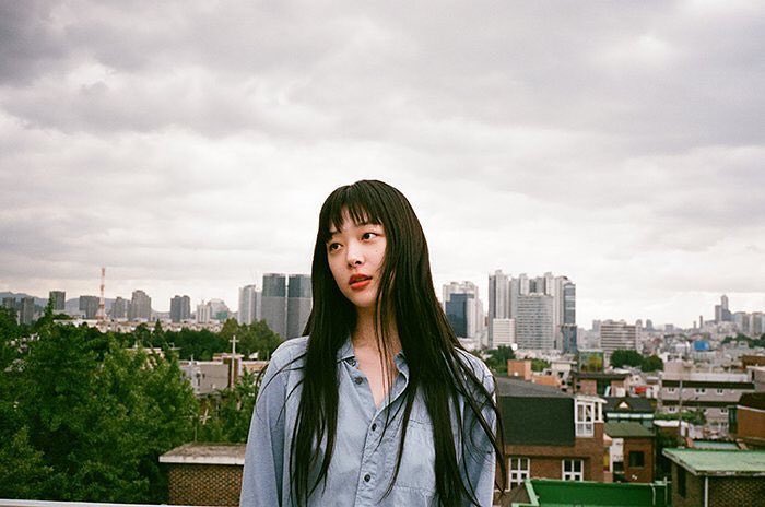 Sulli_Thailand's tweet photo. มีคนเกาหลีทวีตว่าวันนี้ครบ 300 วันแล้วที่น้องไม่อยู่ ยังคงรู้สึกว่าน้องยังอยู่กับเราเสมอเลย อยู่ที่นั่นขอให้เจอแต่คนที่ใจดีนะคะ https://t.co/IrIFjNoaai