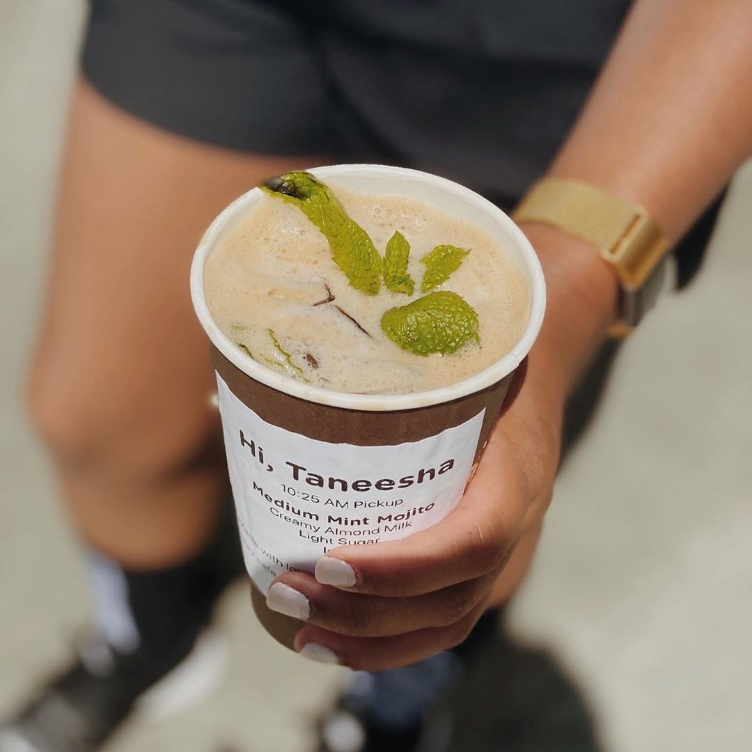 Cheers, we made it to Friday! How do you customize your #fridayphilz?
.
(IG) Neesh2u gets her Mint Mojito with almond milk, light sweet. 🌱 👌 https://t.co/eQmT0cbWb9