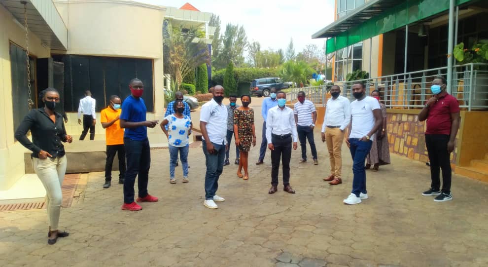 IshuriO's tweet photo. Today team @IshuriO meet! Bring your #kids to become  #Digital #lifelong #learners. Just click at https://t.co/SmlXeu1gMm and have your #Children registered for a healthy and safe continious education https://t.co/fC5ayFlKtV