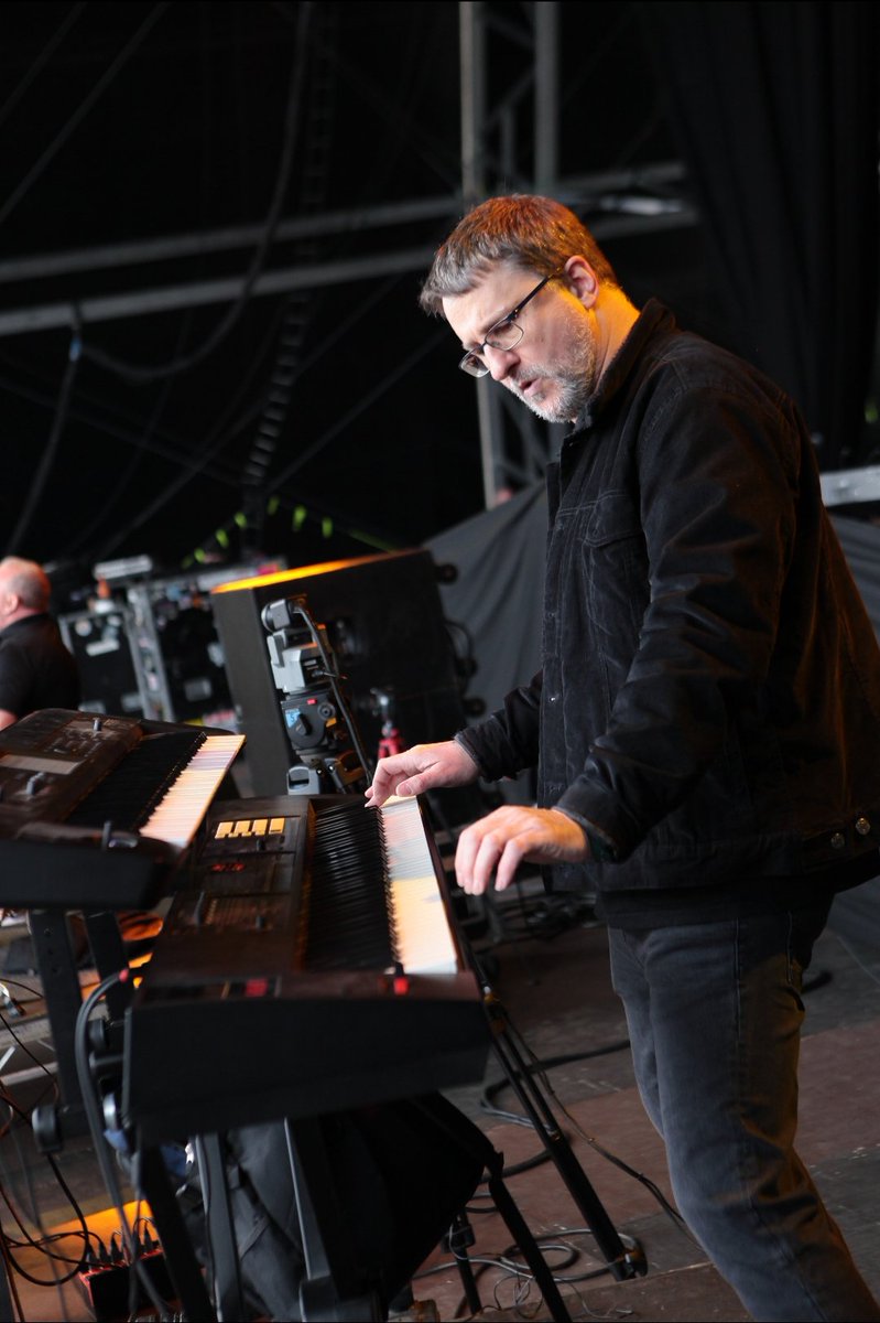 Tommy Dixon on keyboards,, Then and now.... Rock Star🤘🤘🤘🤘