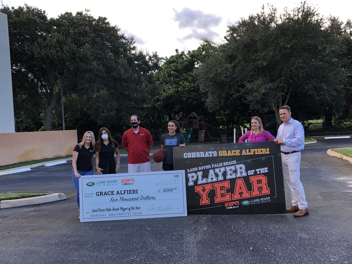 grace_alfieri's tweet photo. I’m so honored to receive this award. Can’t thank you enough! @ESPNWestPalm @LRPalmBeach @RollinsWBB https://t.co/5jSBu6Ooic