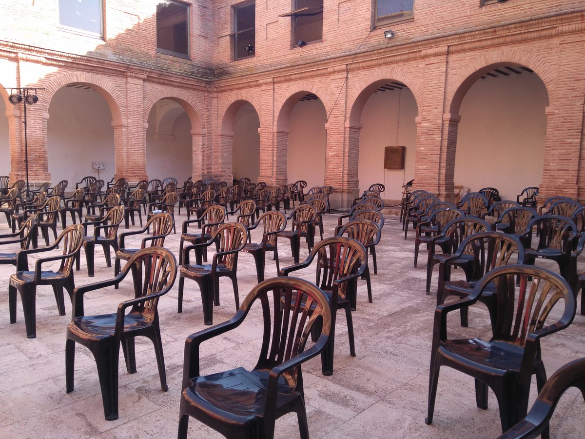 infantesmusica_'s tweet photo. Escenario preparado y entradas agotadas para la inauguración de este año, con el Ensemble Musinfa interpretando obras de autores españoles —Falla, Lorca, Montsaltvatge... ¡y algún estreno!— en un concierto a beneficio de la AECC.

🎻¡Ya estamos deseando empezar!🎻 https://t.co/f4Cknmttfa