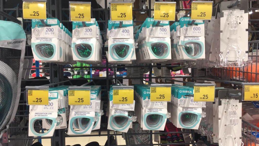 nanazulhisham's tweet photo. @khairulaming @nanadyraa Ada goggle yang ada power la or boleh beli lens macamni kat decathlon then nnti lekat je kat goggle snorkeling tu tapi kme guna goggle yg full glass macam warna kuning tula https://t.co/FQ9k3RBhhW