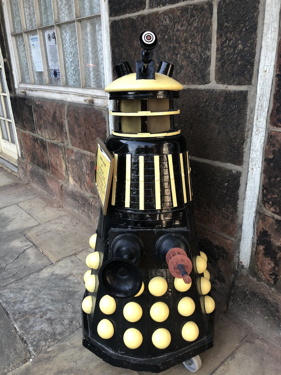 Also all hail to Ian’s dad who made the K-9 and steampunk Dalek out of bits of: a walking stick, a bird feeder, bike lights & light fittings. I emerged with a wonderful haul of goodies..