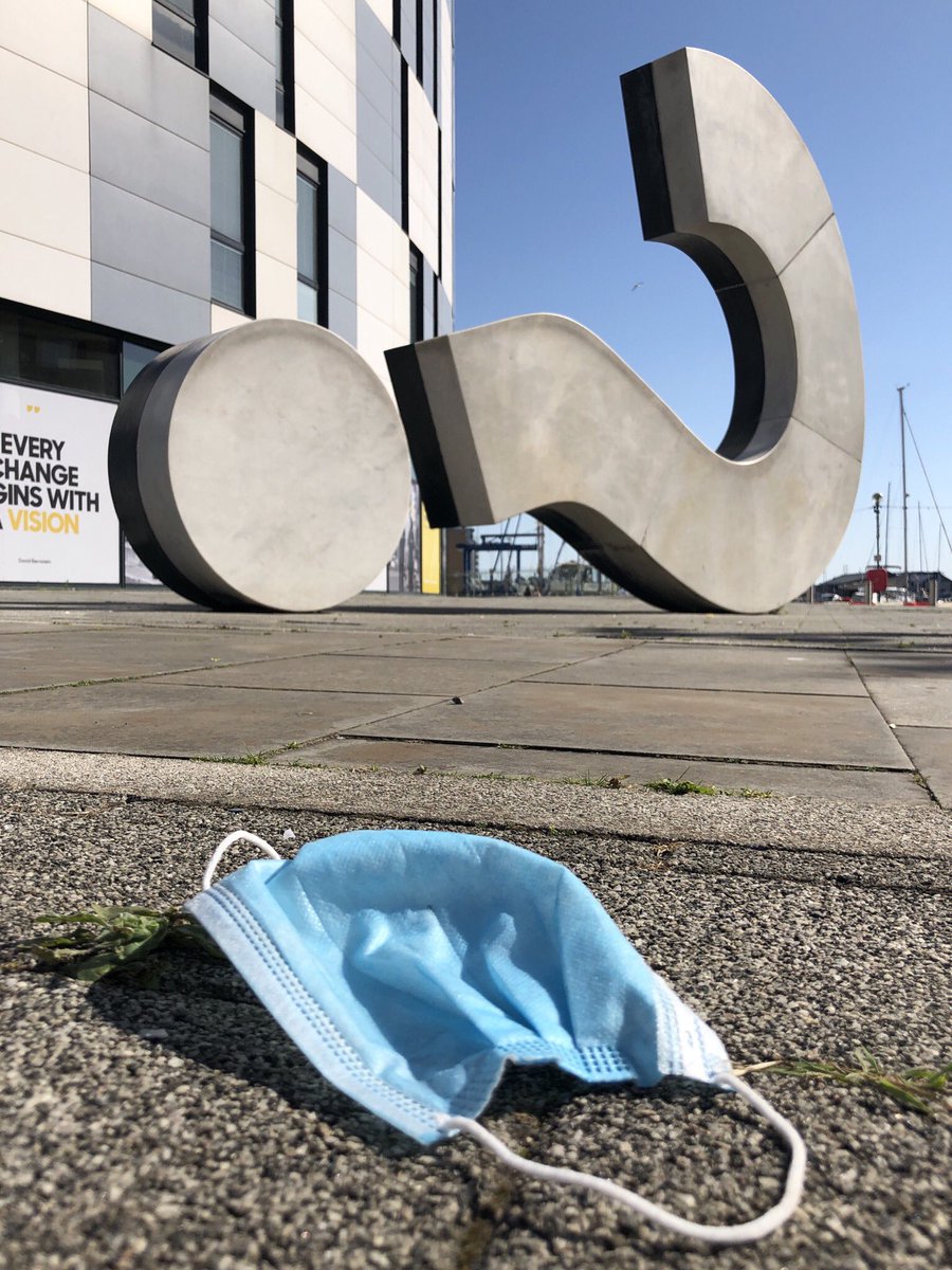 UKrubbishwalks's tweet photo. So many questions. 

Like...

Why would anyone think it’s acceptable to drop #PPE? (Or any other litter for that matter).

Why use disposable masks when reusable are better and cheaper?

Why would you put others at risk by not disposing of your PPE properly?... https://t.co/rbixTzvei8