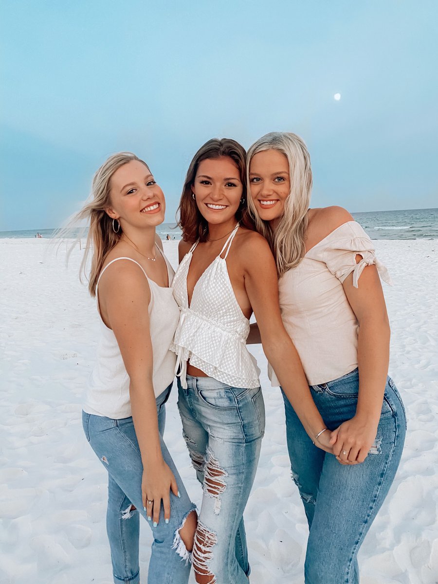 #FreshmanFriday! ✰ ✰ ✰ Check out our Instagram for our sister's favorite study spots on/off campus!♡