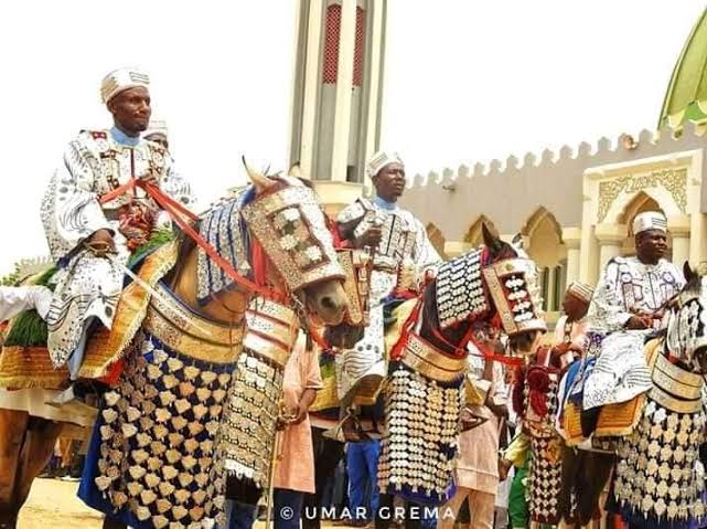 In the sixteenth century civilization of Kanem-Borno and the emperor’s cavalry had golden “stirrups, spurs, bits and buckles.” even the ruler’s dogs had “chains of the finest gold”.