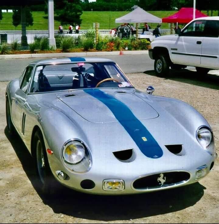 officialenzari's tweet photo. Car Of The Day? #ferrarifriday 💯 https://t.co/p3pQKIkfQq #ferrari #cars #atyle #classiccars #enzari #italiancars 🇮🇹 https://t.co/Vsi57Rsqck