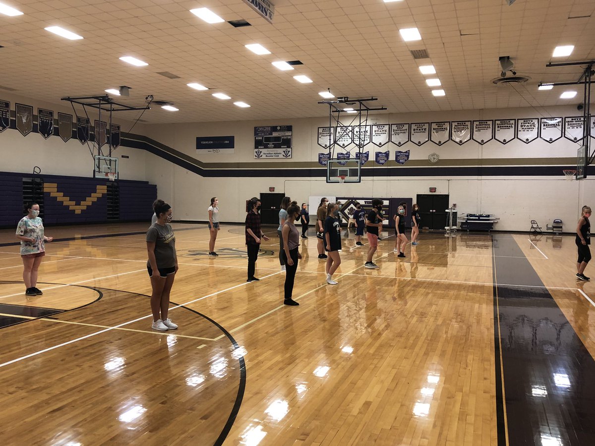 VermilionChoirs's tweet photo. Soundsation had a fun week of dancing at a distance for their 2020-2021 show! Special thanks to Brittany for spending your week with us! https://t.co/fY0FutAsyT