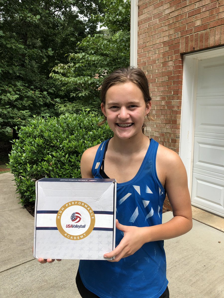 sydlin15's tweet photo. Came home from #beachvolleyball practice to the best surprise! THANK YOU so much @usavolleyball for everything! I learned so much from the USA HP Academy! #usavolleyball #usavhp #volleyball #beachvolleyball #libero #defensivespecialist #classof2024 #TeamUSA https://t.co/iG6mfeTSN1