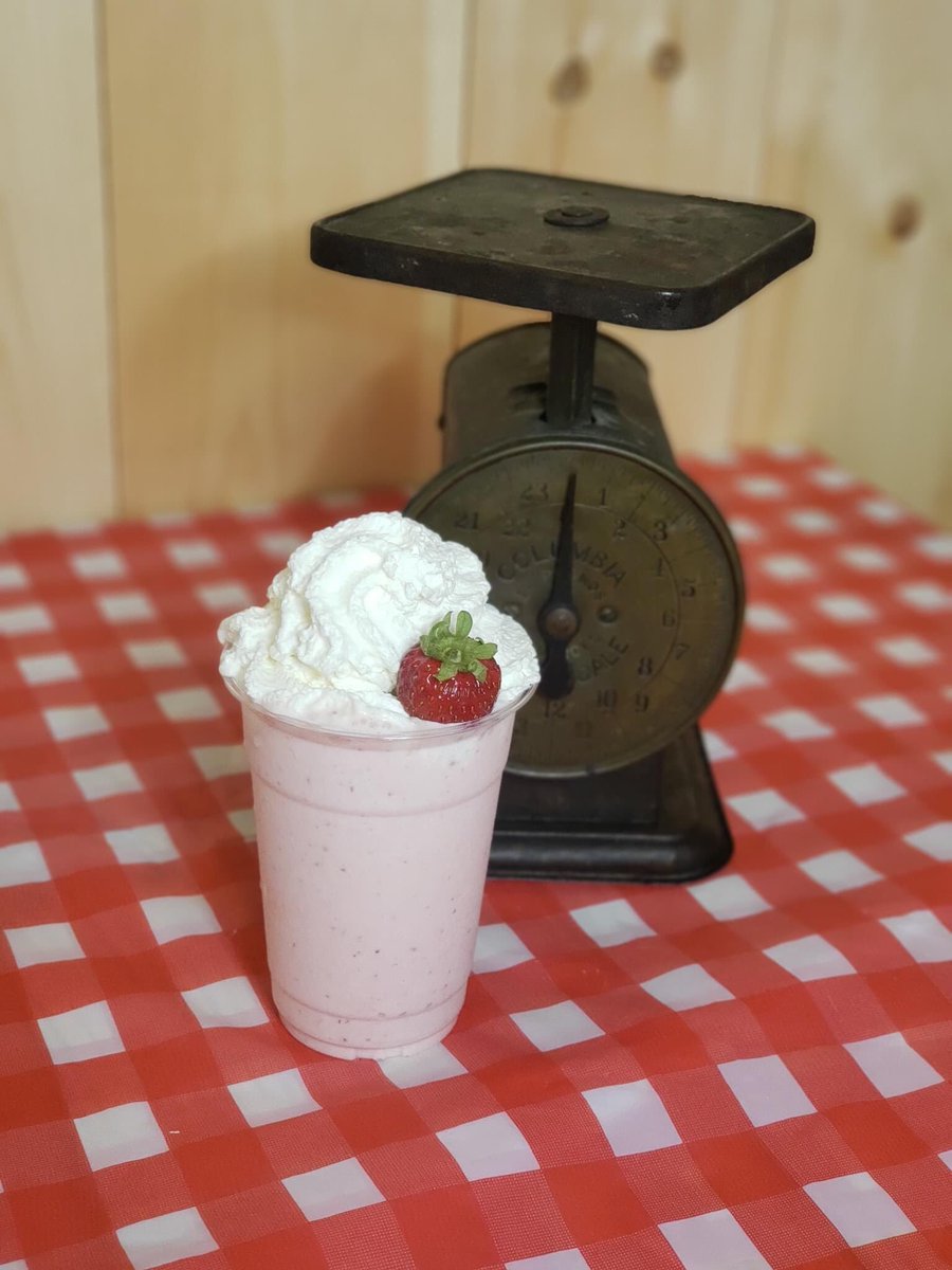 alamo_ice's tweet photo. Come try one of our delicious strawberry banana smoothies today! Don’t forget to like and share this post!! https://t.co/yg56C1fyV8