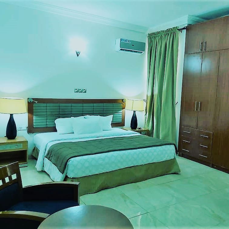HillviewApartms's tweet photo. ...the Ambassador Room https://t.co/KY67p0VQC6