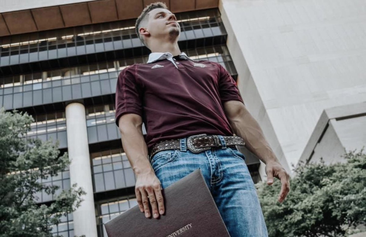 _dylanpate13's tweet photo. Tomorrow’s the big day. 🎓 Next up, Dr. Pate 🩺 #txstate20 https://t.co/BuzlrJt6DQ