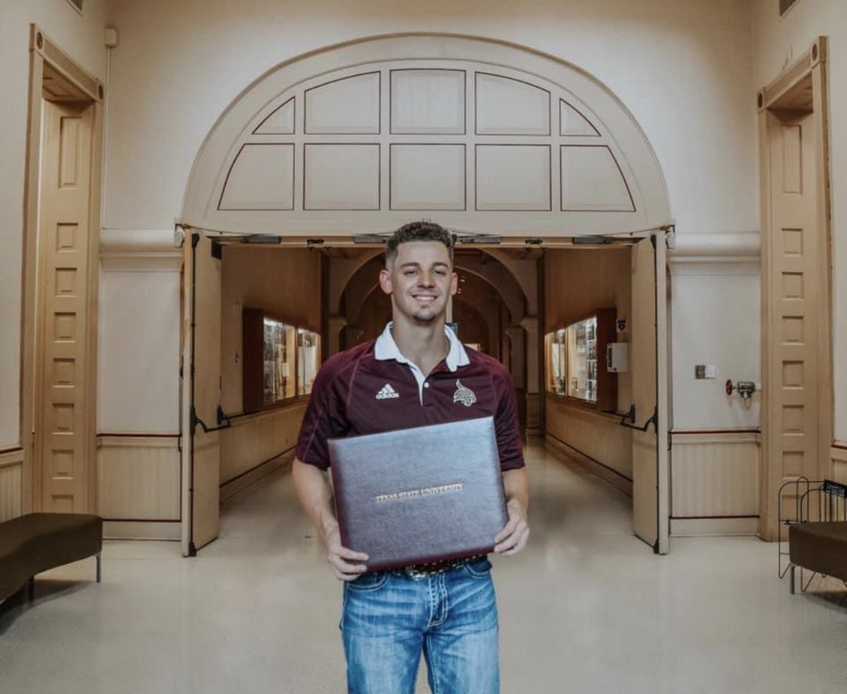 _dylanpate13's tweet photo. Tomorrow’s the big day. 🎓 Next up, Dr. Pate 🩺 #txstate20 https://t.co/BuzlrJt6DQ