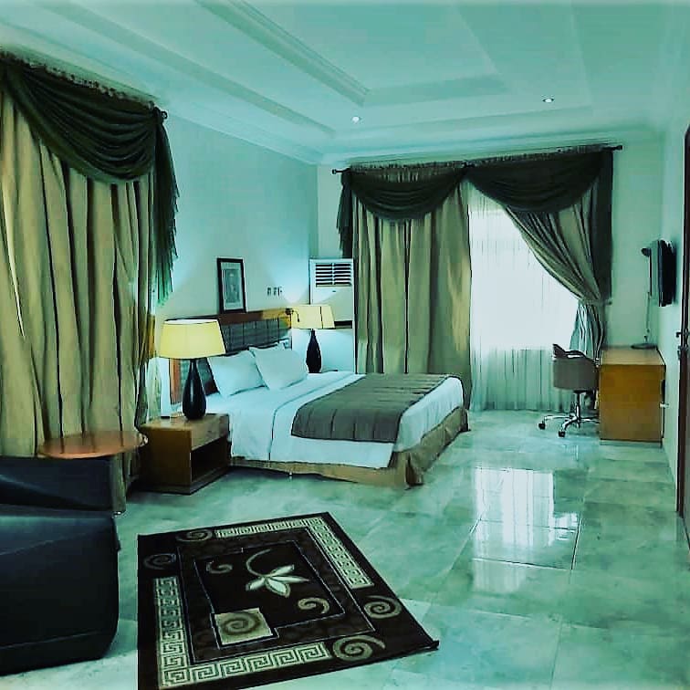 HillviewApartms's tweet photo. ...and the Presidential Suite. https://t.co/w3RR4tQykR
