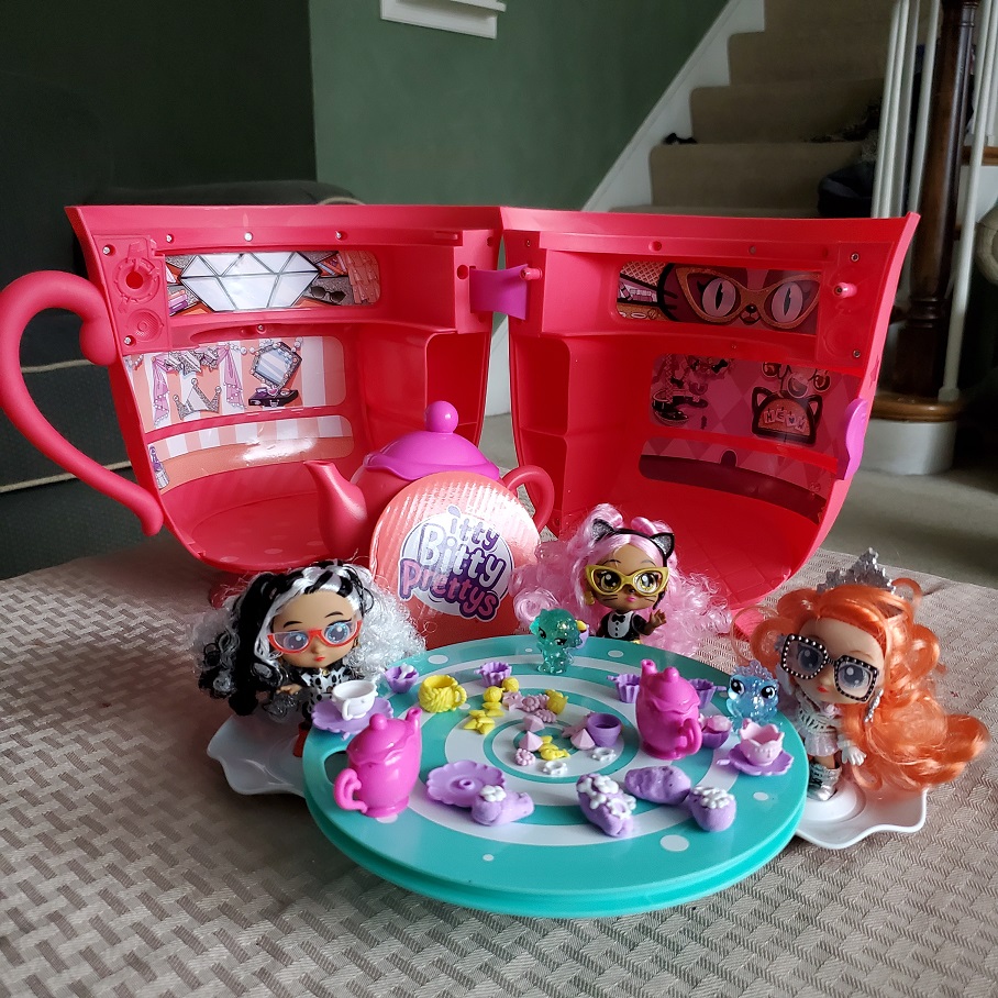 lilBurghers's tweet photo. Did you know tomorrow is  World Tea Party Day? Celebrate with @ZURUToys Itty Bitty Prettys - check out our blog for our unboxing: https://t.co/uMNR9pgG7r https://t.co/CAX4xofcEw