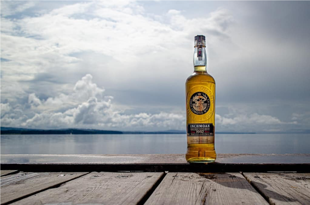 LochLomondMalts's tweet photo. Our award winning 1992 Loch Lomond Inchmoan single malt is recognised worldwide for its elegant, rich balance of fruit &amp; peat flavours. Made from Scotland’s finest ingredients this Inchmoan release really is a beauty to behold.

https://t.co/Bm8kGPGEXy
📸 @swedish_quercus_robur https://t.co/o8MjCKqdac