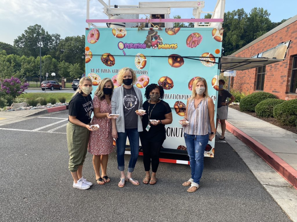StillElem's tweet photo. Happy Friday to our amazing staff!! #operationdonuts https://t.co/Y9f1UfSbpH