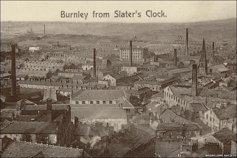 Morris *hated* the changes that the Industrial Revolution brought to Britain: the factories in cities, cottage industries and handiwork declining, industrial capitalism and the country leading in the World Market through colonialism.