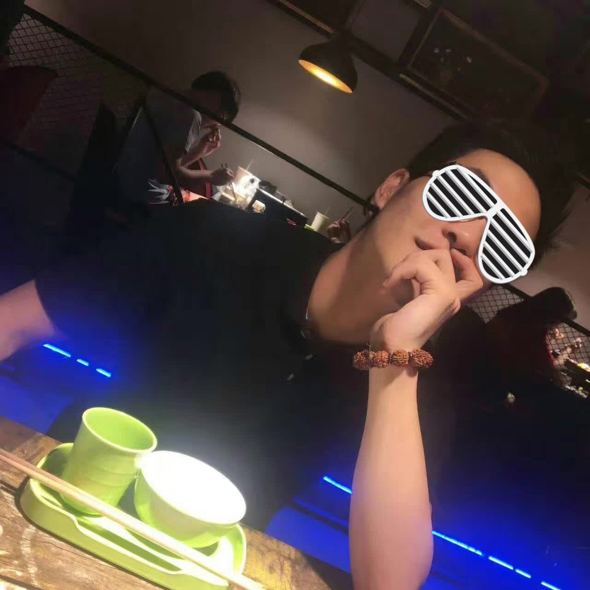 straighthams's tweet photo. 长腿雅痞弟弟太会玩，年纪轻轻就阅逼无数了。手机相册里塞满了性爱视频，女生爱他到即使被拔屌无情，也要把他事后一根烟的帅脸拍下来。谁能不爱这样器大活好的帅哥呢？ https://t.co/xoLw1xPiAE
