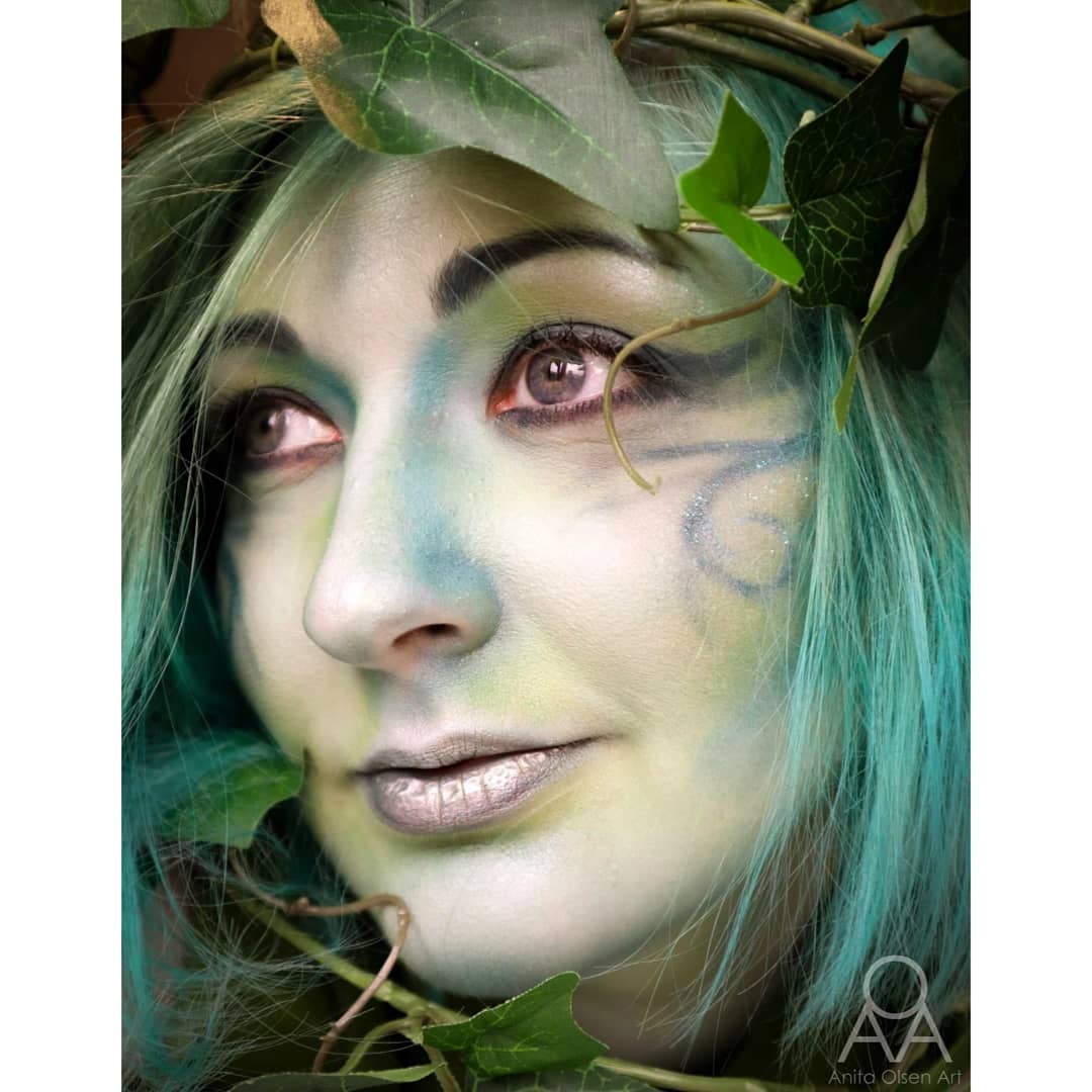 Anita_illus's tweet photo. Last of the dryad photos 🌿
I felt gorgeous in green 😊

#dryad #cosplay #closetcosplay #rpg #gaming #fantasymakeup https://t.co/DPOtsyb5C0