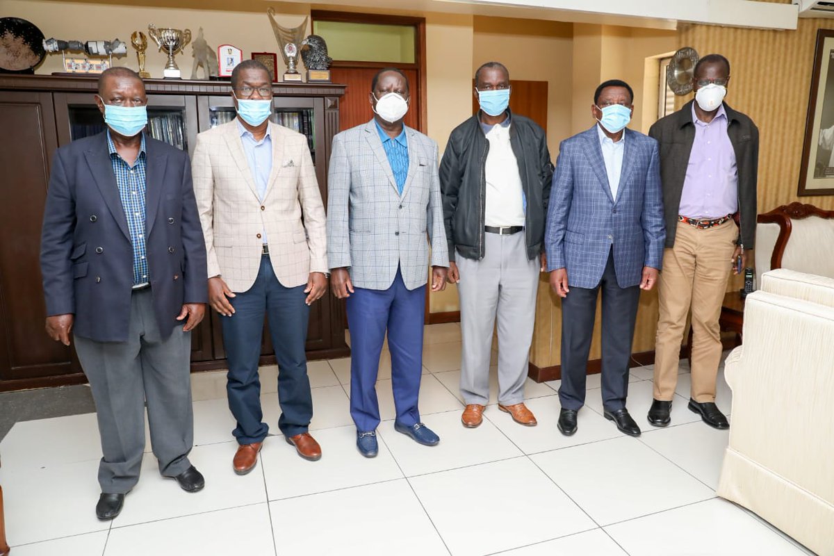 WashingtoeO's tweet image. H.E Raila Odinga had informal consultations with a section of leaders from Siaya County. At the meeting, he called for unity of purpose and asked all ODM leaders and those aspiring for the Party’s ticket to immediately stop all campaigns for 2022 elections and focus on critical .