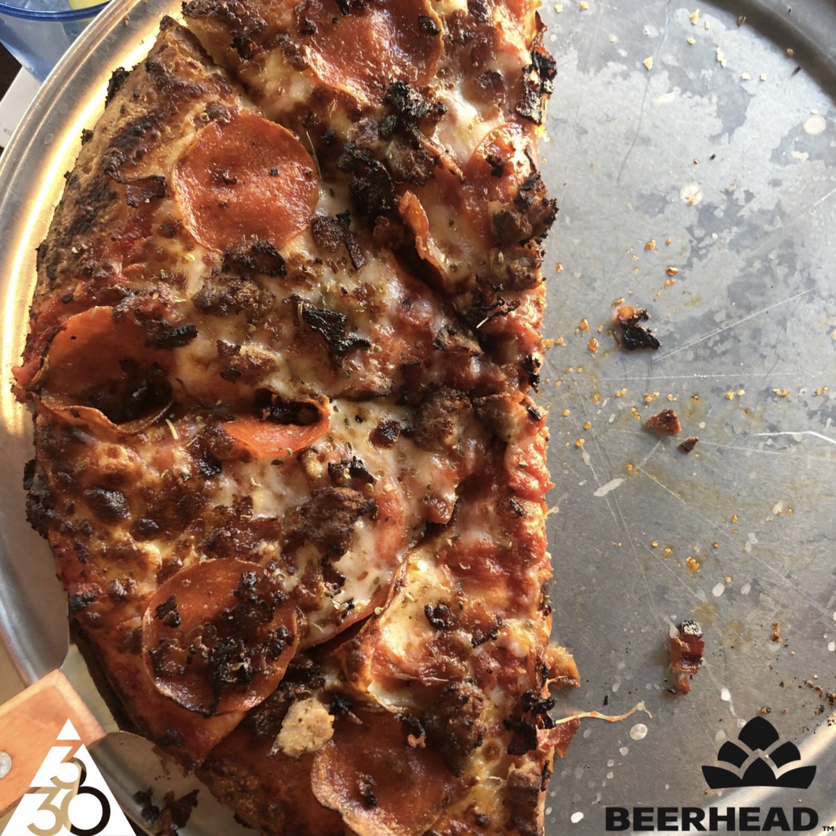 Three30Ventures's tweet photo. We know you want a sliceβ¦ππ #BeerheadBar #BeerheadAvon #BeerheadConcord #BeerheadNewAlbany #AvonOhio #ConcordOhio #NewAlbanyOhio #Pizza #Weekend #OhioCraftBeer #Three30 https://t.co/TlF7OSztAd