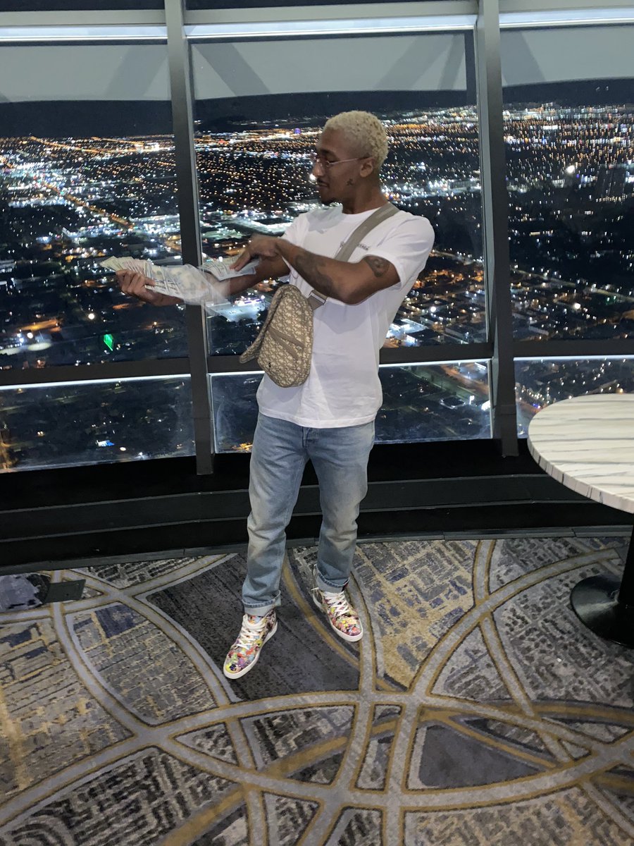 dariusinferno's tweet photo. I love the jugg lifestyle this shyt on my sleeve https://t.co/BCnVyeSsrD