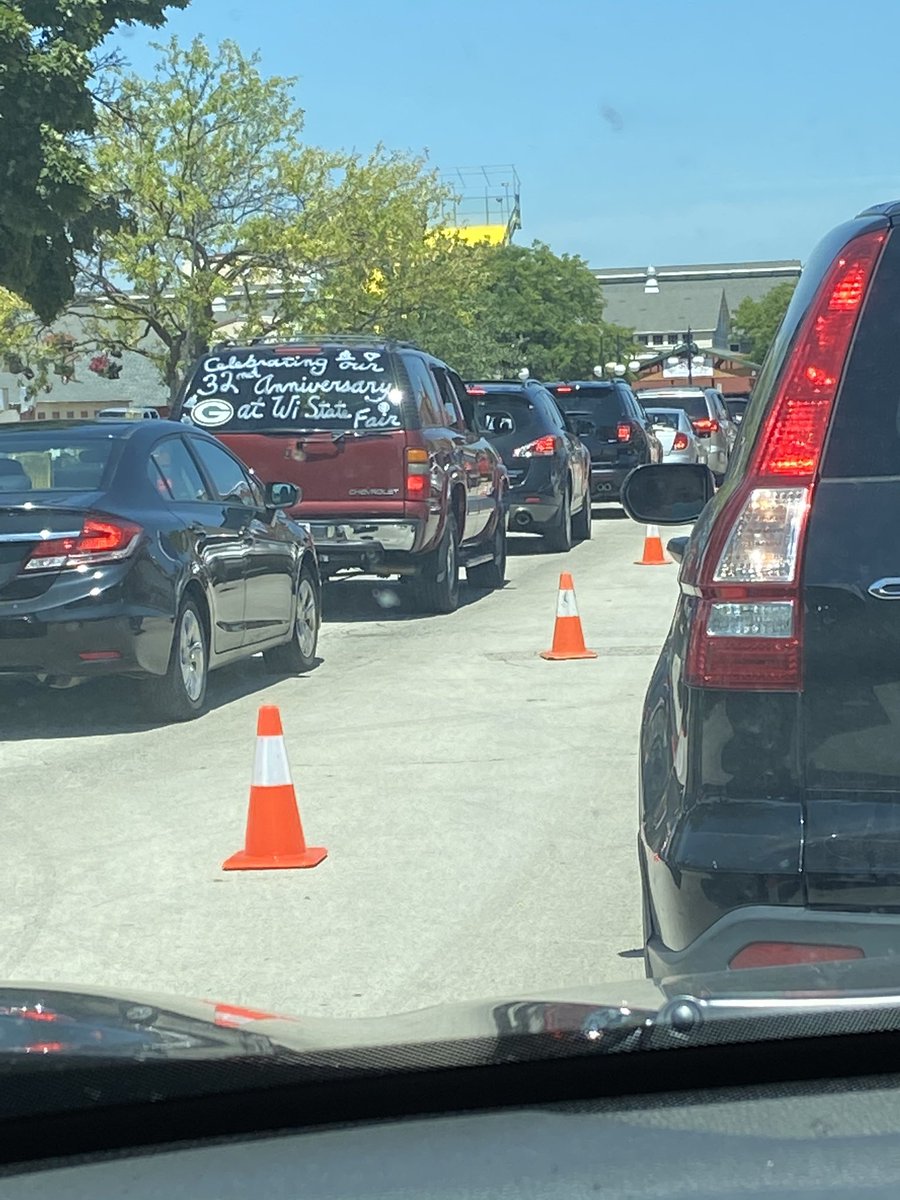 PauleenLe's tweet photo. Spotted in the @wistatefair fair food drive- thru line for cheese curds! Happy 32nd anniversary!!! I hope you have a #wonderfair time!! #loveandmarriage #fairnecessities https://t.co/bYQVQhMmGe