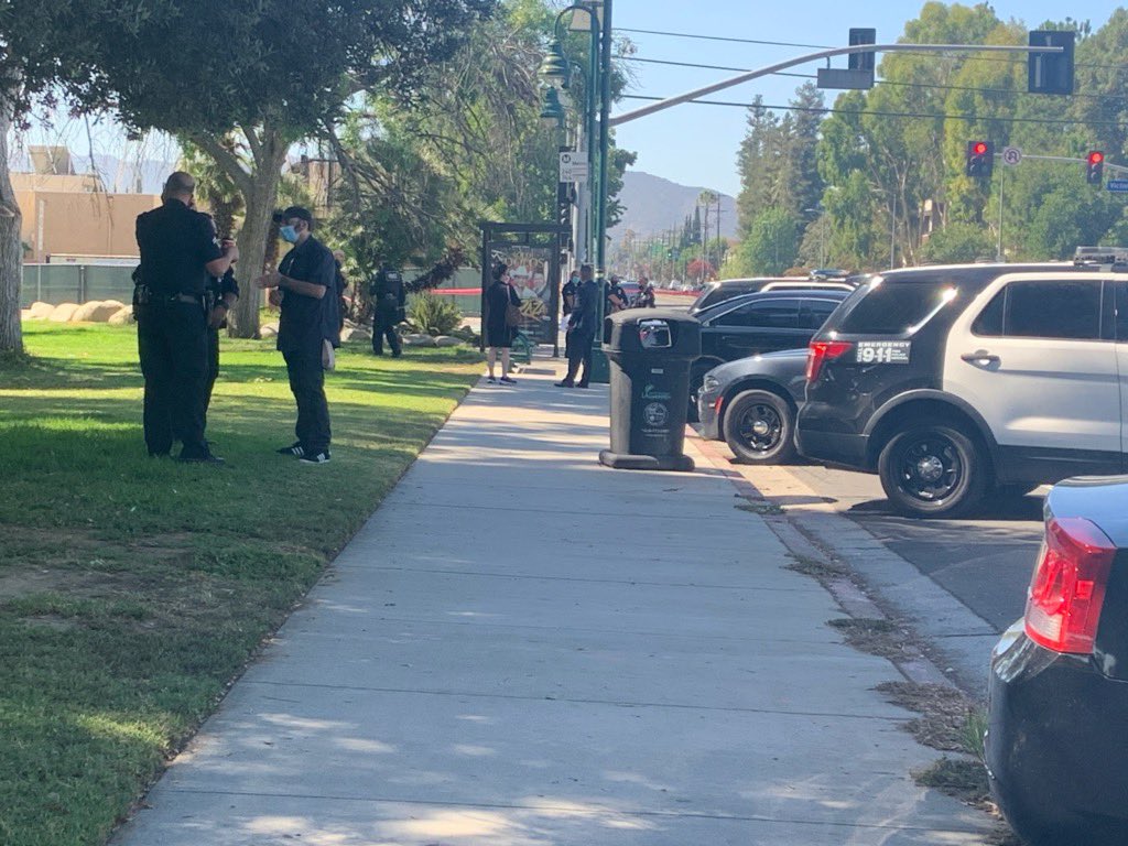 We’re on the ground in response to this  @LAPDwestvalley police shooting, who is giving no information other than saying there are "no outstanding suspects". There are 30+ cops here, many in suits. No more info is being given to us.  #DefundThePolice  https://twitter.com/wvpple/status/1291776992308731905