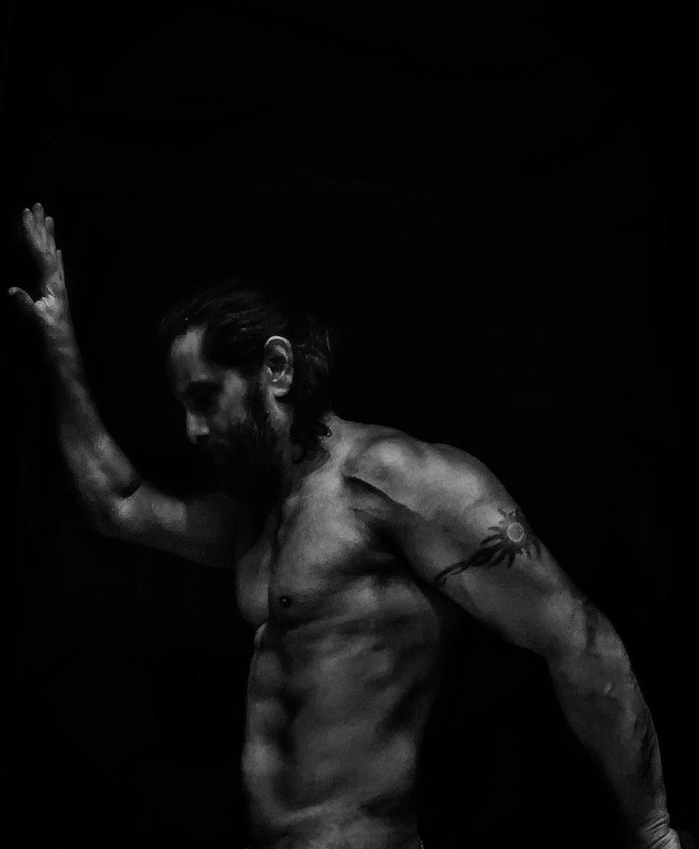 jsaravanaa28's tweet photo. #Chiyaan60 தானா இந்த கெட்டப் எல்லாம்💥💥

மிரட்டுதே🔥😱😘
#ChiyaanVikram #DhruvVikram 
@karthiksubbaraj @7screenstudio @Lalit_SevenScr https://t.co/iGf26ve8El