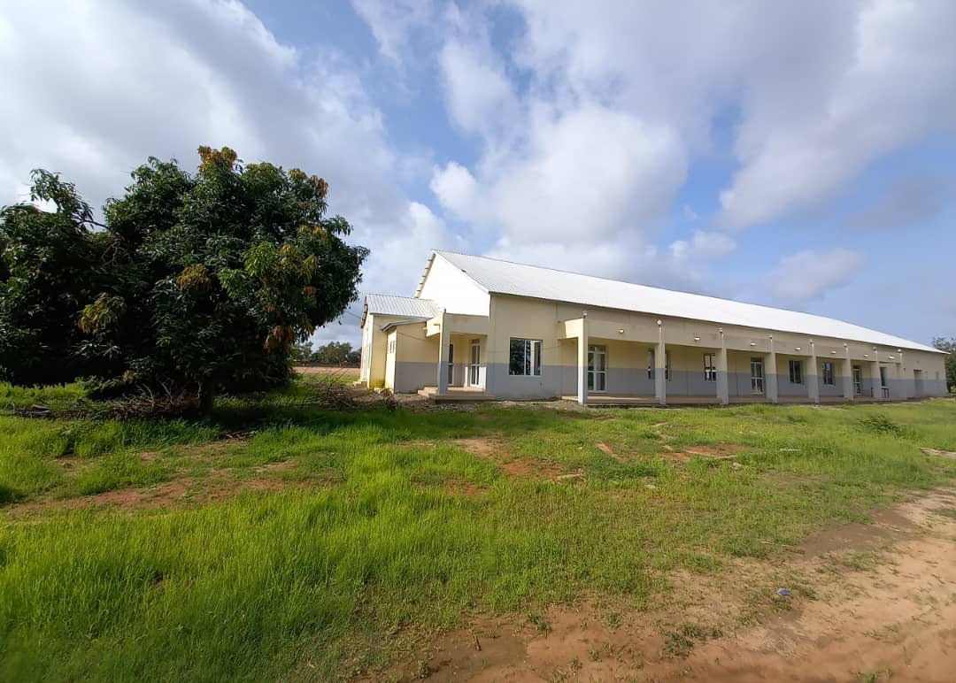 HFI1995's tweet image. The beautiful new Assembly Hall in the HF Masroor Senior Secondary #School in Yundum #Gambia