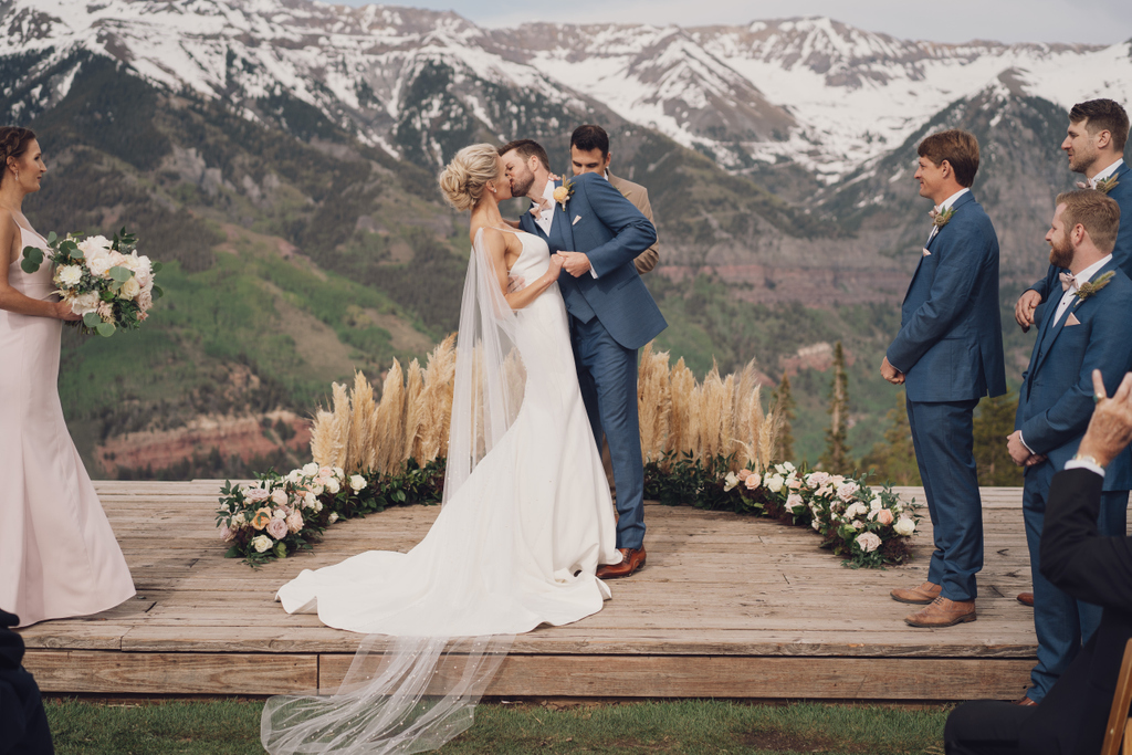 Telluride Weddings tweet media