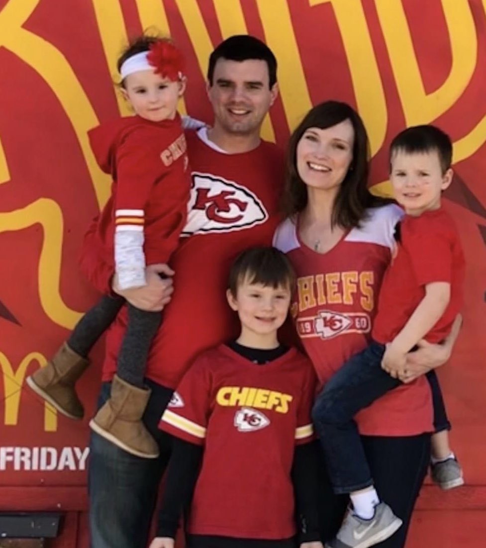 johnmarkclifton's tweet photo. My heart continues to ache for this family.  Pray for these precious babies and those who are caring. Pray for Adam as he endures every husband’s worse nightmare.  Pray for Marilane’s protection and to be located and returned safely to her family. #findmarilane https://t.co/7bcS0BoepS