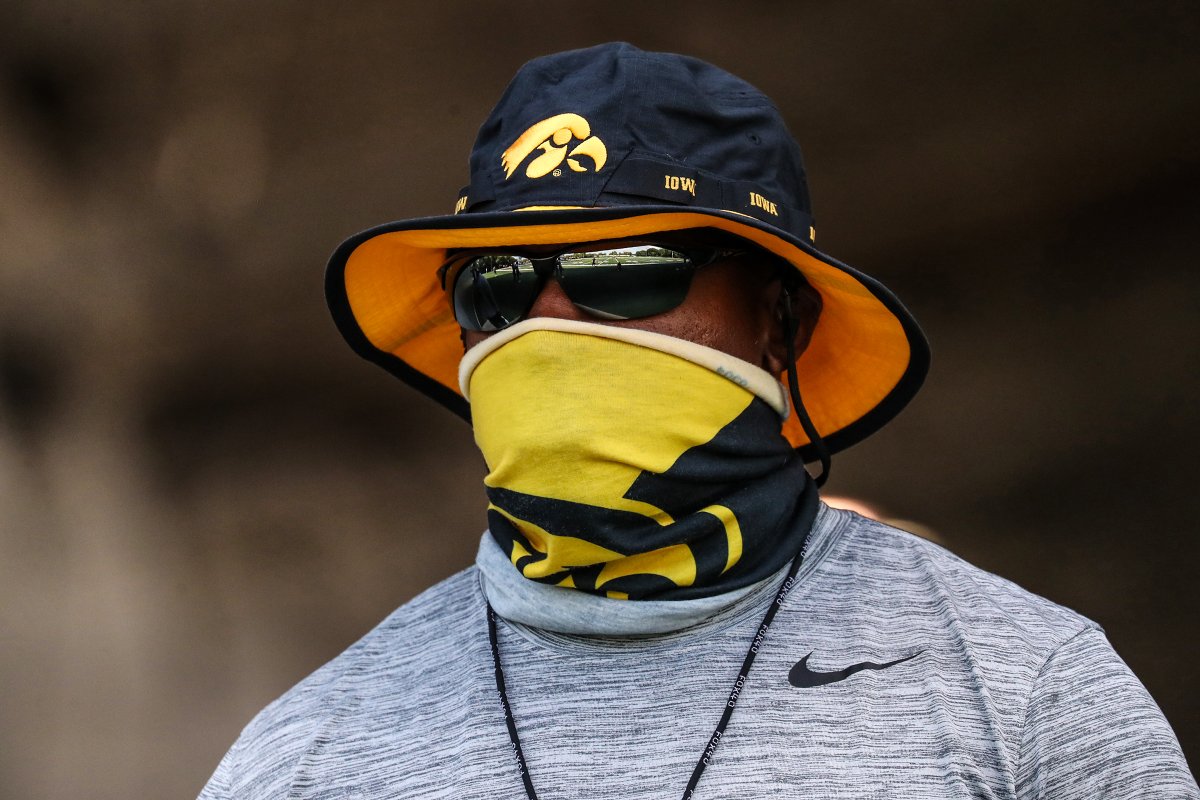 HawkeyeFootball's tweet photo. Football is back, baby! #Hawkeyes 😷 https://t.co/YCCuEZHs99