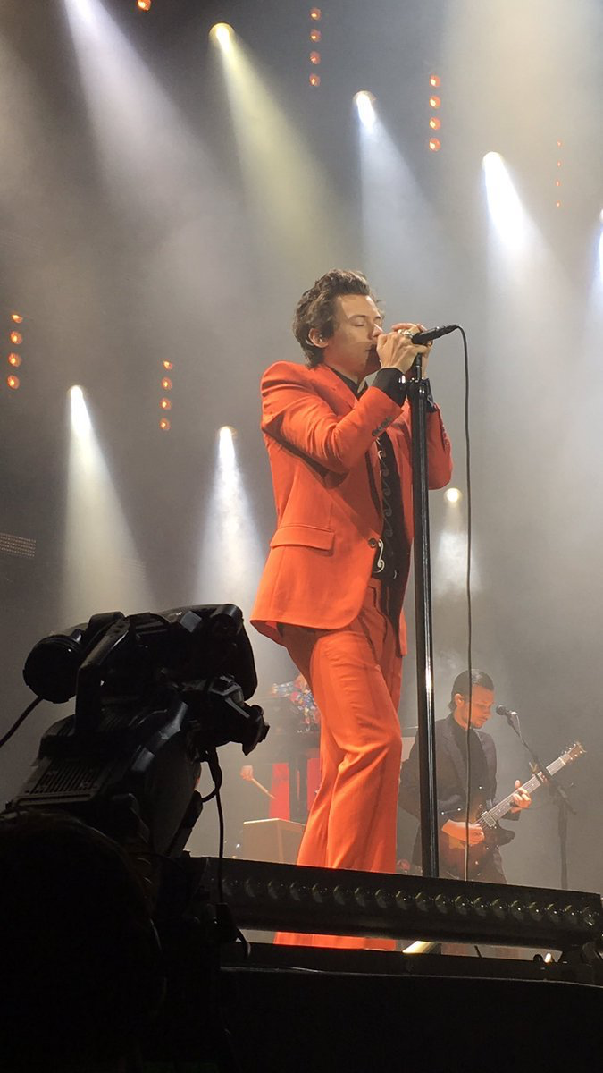 Musicians as the one and only astrophysics textbook you all know and love, Carroll & Ostlie. A thread.