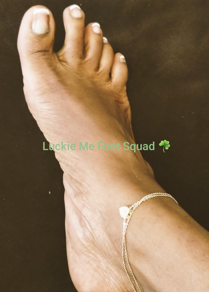 FootLuckie's tweet photo. French Tips and Ankle Bracelet
#barefeet #frenchtips #anklebracelet #Luckiemefootsquad https://t.co/9LEAxihOwN
