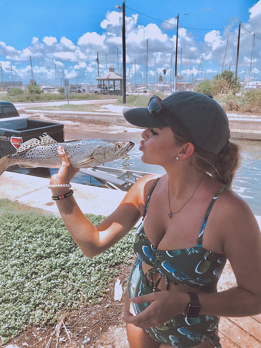 Kat3lynF's tweet photo. Every day is a good day when you can spend it on the water! ❤️ 🐟 https://t.co/NcUgmFfQBs