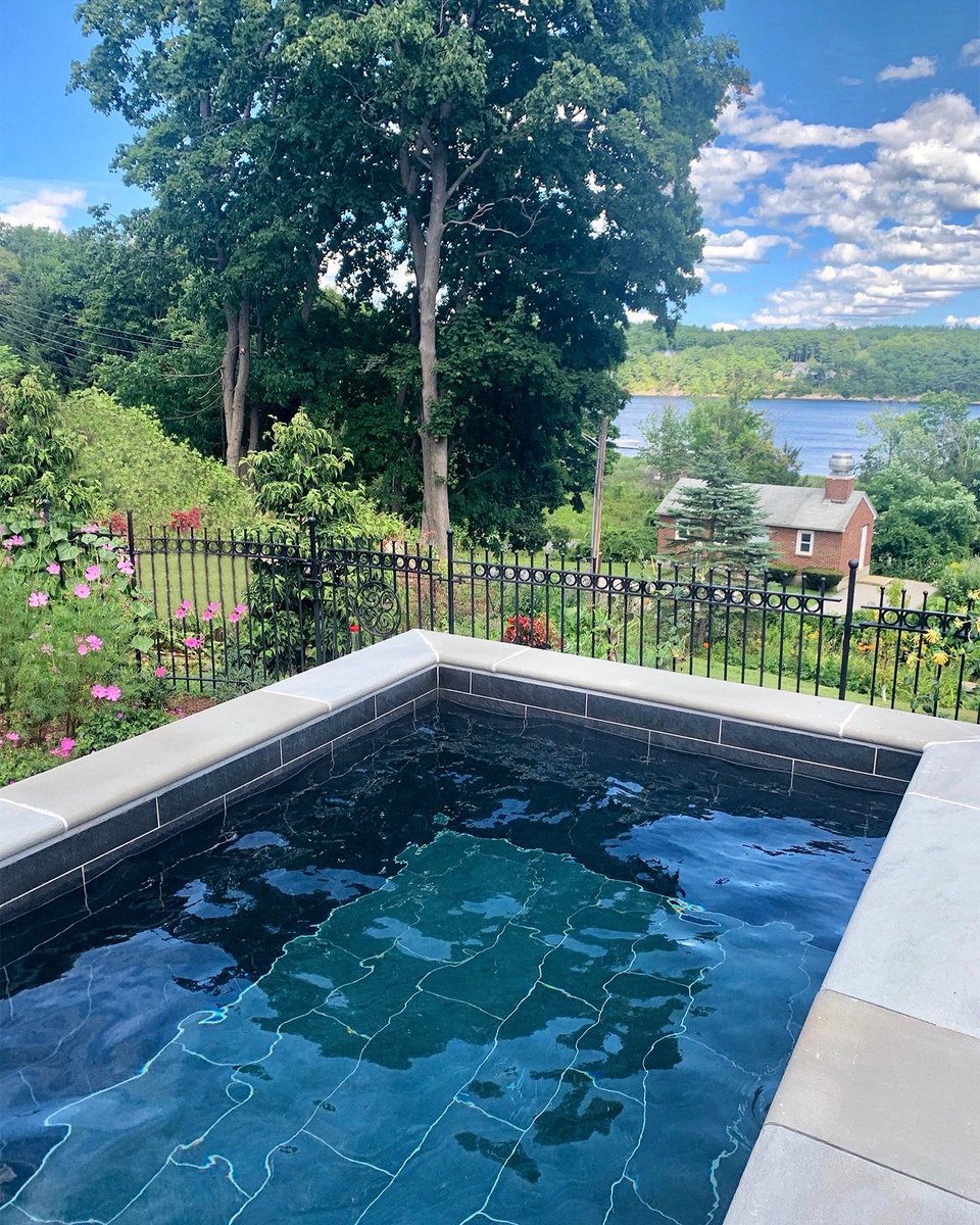 SoakeSales's tweet image. 🔹Weekend Views from a Soake Pool🔹 

This Maine customer chose his tile so that his pool water would mimic the colors of the river.  We think he nailed it!  (Tile is Delegate Black)

#soakepools #plungepools #soake