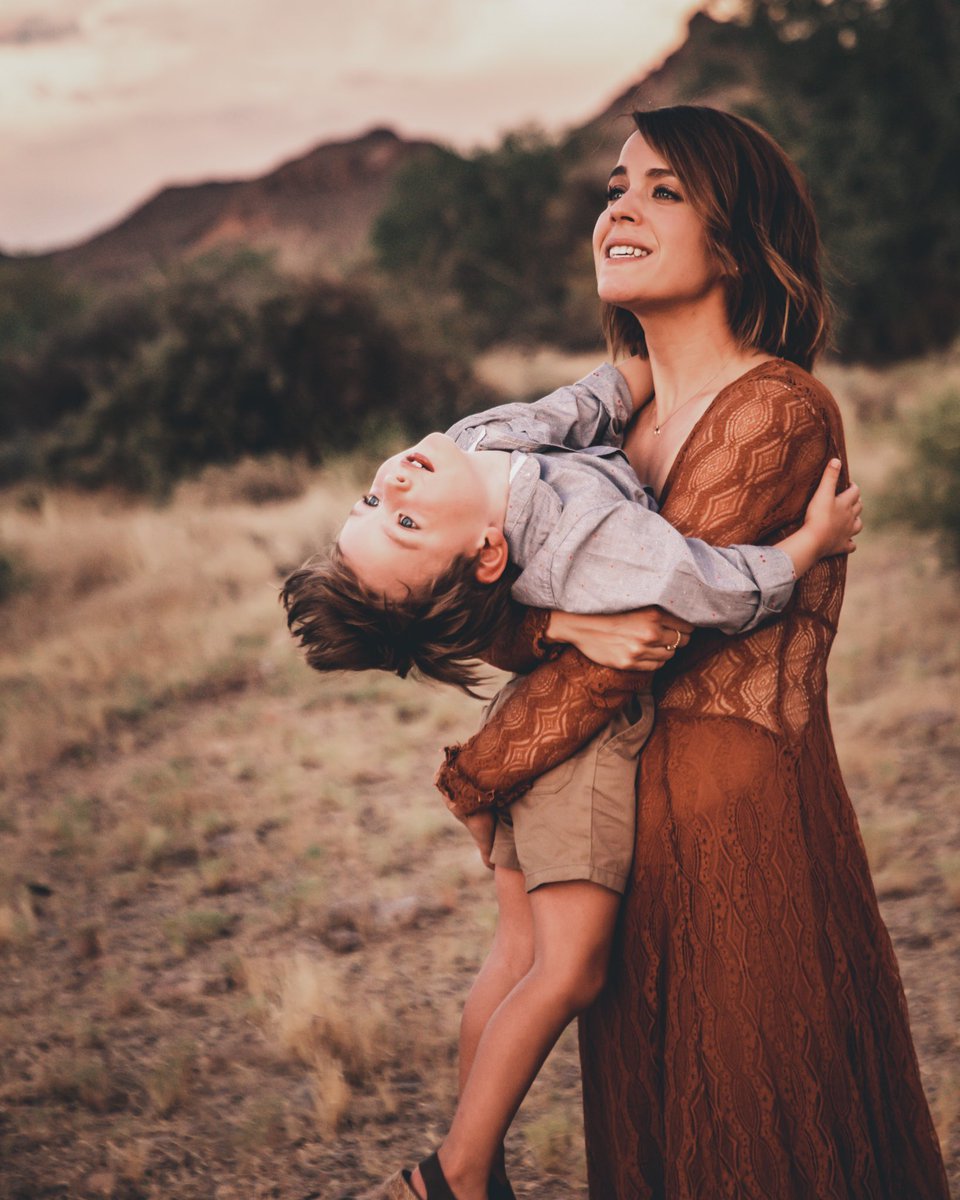 brewpanda21's tweet photo. Check out our new gallery and our prints for sale!
https://t.co/jo3wQNT2d1
Photo Cred: @NerdGirlSam 

#mothersonshoot #portraitphotography #lifestyleshoot #lostdutchmanstatepark #superstitionmountains #arizonaphotographer #photography📸 #pandaphotographyaz #photo #canon https://t.co/qW7llLi7VA
