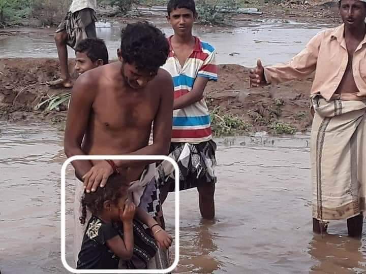 الكارثه بتهامه كانت اكبر من المتوقع وبوقت قياسي وتفوق امكانيات السلطه المحليه في تهامه ...والمنظمات عملها فقط تجمع صور تشحت بها وتسرق لظهر المواطن التهامي.
كنا نتمنى ان نرى مبادرات شبابيه او مجتمعيه لاغاثة الناس هناك وتوفير الاحتياجات الاوليه وسنكون معهم
#تهامة_تستغيث_فهل_من_مغيث