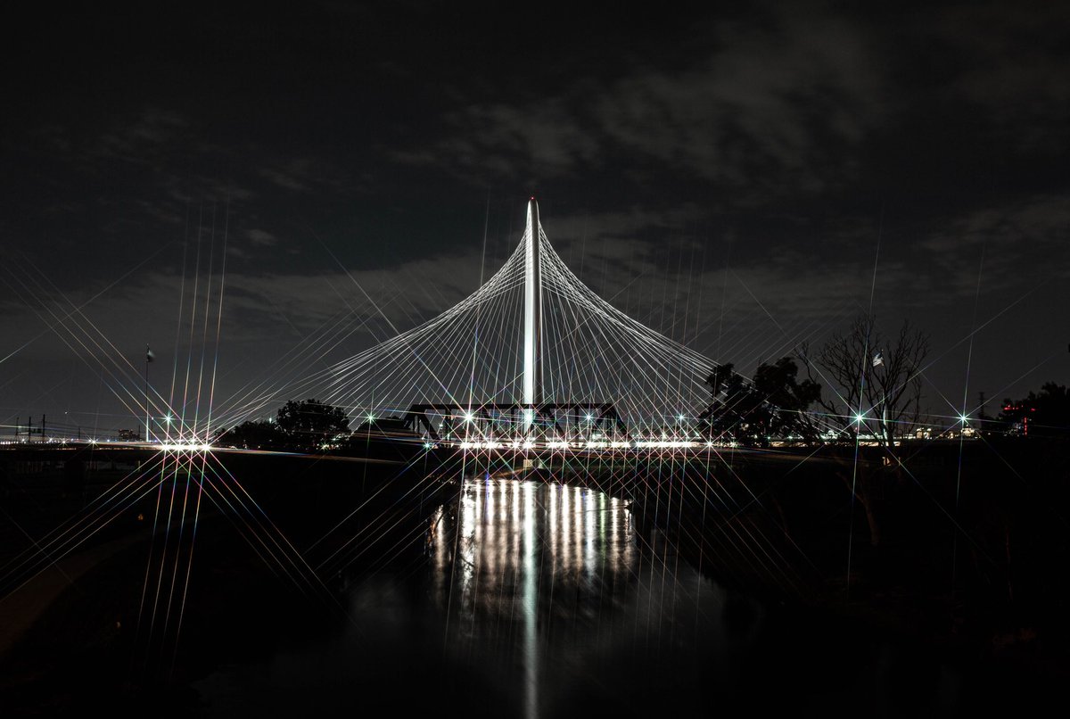 BeeHester_Raw's tweet image. SUPPORT A YOUNG BLACK CREATIVE BY PUTTING SOME OF MY WORK ON YOUR WALLS!!! ✊🏽🙏🏾📸

IM SELLING CANVAS PRINTS OF MY DALLAS SKYLINE SHOTS. EVERY PICTURE WAS TAKEN AND PRINTED BY ME. 

ALSO I CAN DO CANVASES OF OTHER PHOTOS AS WELL!