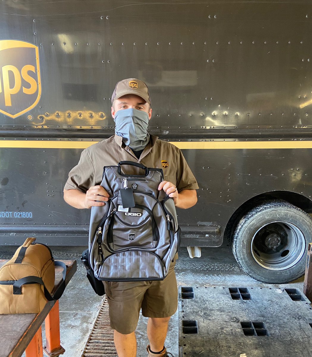 GLNorthDivision's tweet image. Congratulations Brett Vansloten of the Rudyard Center! First five years of driving accident and injury free. Great way to start a long career!
 #ProudUPSers #SafetyFirst @carie_monroe @RyanMervyn