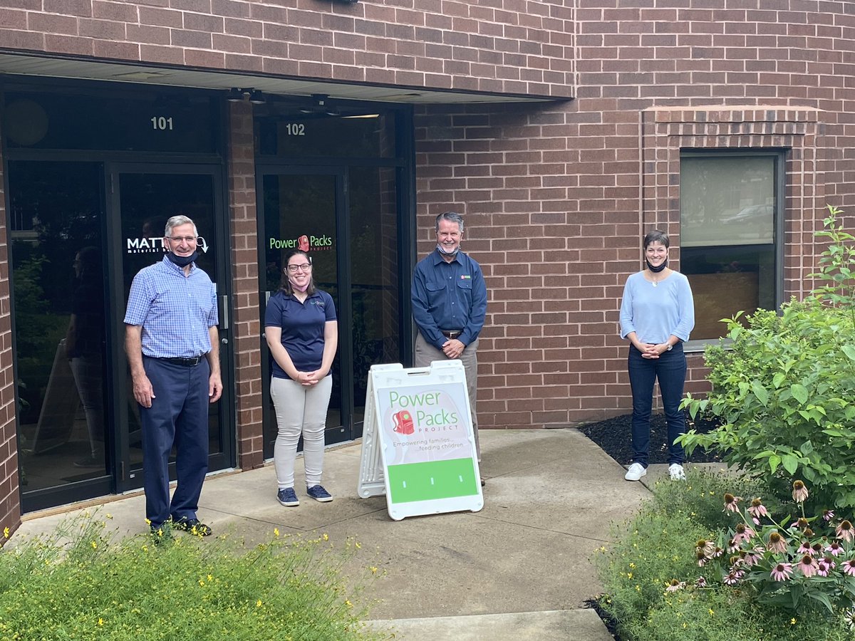 SecretaryMiller's tweet photo. Today I joined @PAAgriculture and the Power Packs Project to sort and pack food for children. The crucial work being done in Lancaster is tackling food insecurity at a particularly important time. 
Food resources for Pennsylvanians below ⤵️ https://t.co/pn2k2z0e7d