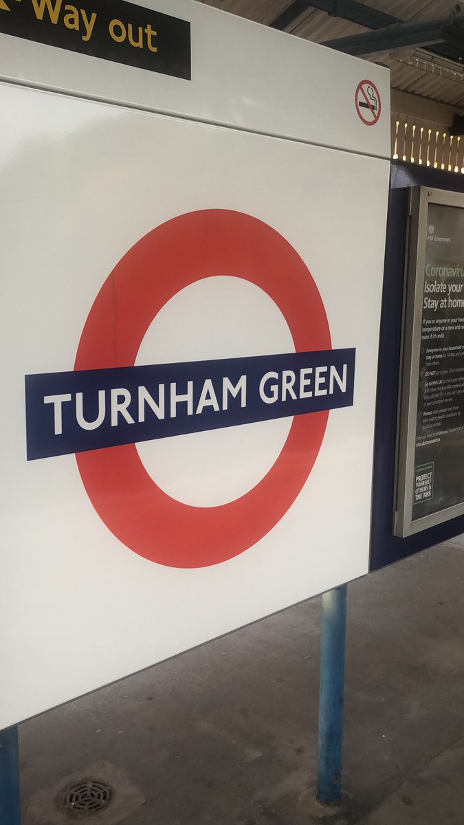 IainDey's tweet photo. Greetings, old friend. #tubeagain #districtline #waiting #changingtrains #gotmymaskon #noteveryonedoes https://t.co/vIOklKet6s