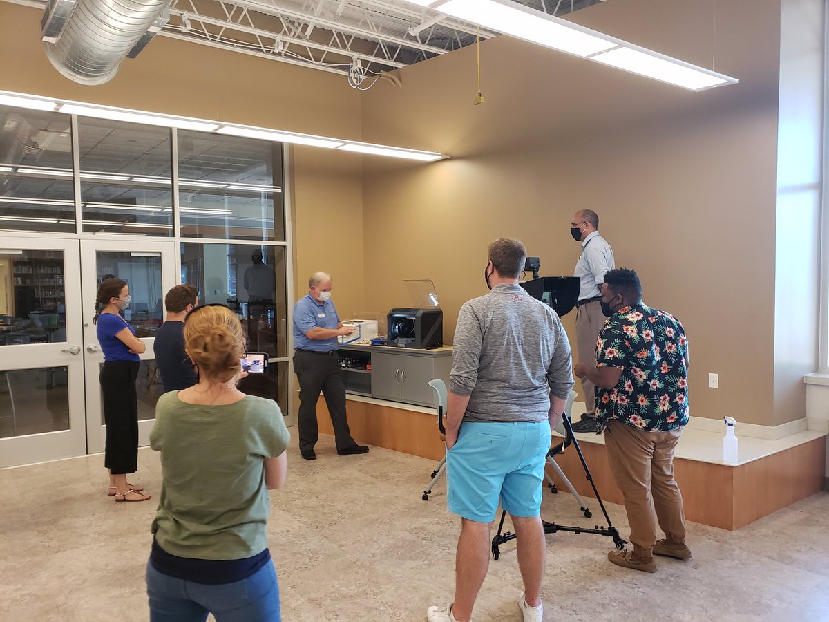 MelanieShedd's tweet image. @PrincipiaSchool @SmartLab_tweets traning!  Getting ready for our students to engage in hands on #STEM #PBL!  #prinpd #prinprogress