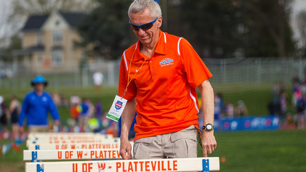 uwplatteville's tweet photo. Tom Antczak is in his 29th year as head coach of the #uwplatteville women’s and men’s cross-country programs, making him the longest tenured coach in the athletic department. @uwp_pioneers Tom is this week's Pioneer Spotlight! Read more here: https://t.co/xm4RWRIr7l https://t.co/J7tZoenzzW